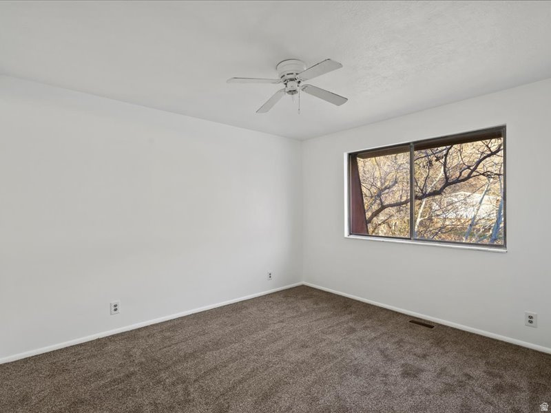 ROLLING HILLS - Residential