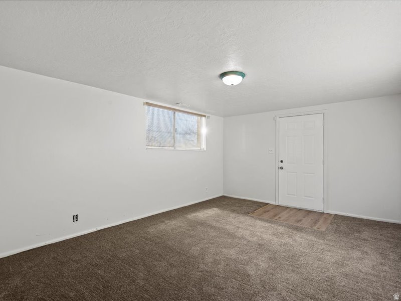 ROLLING HILLS - Residential