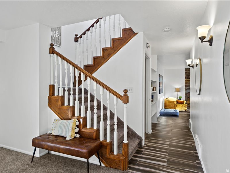 ROLLING HILLS - Residential