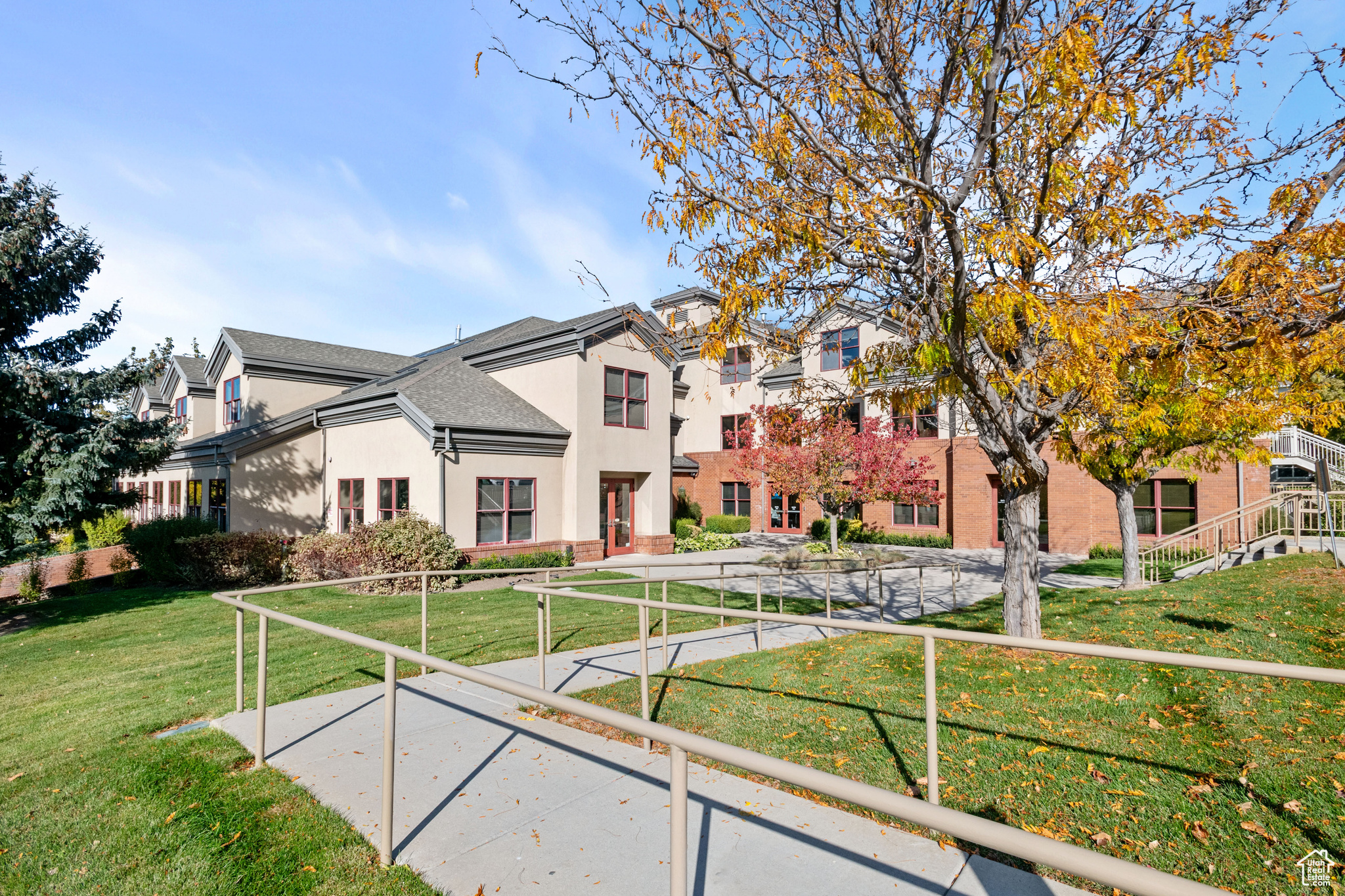 COTTONWOOD R - Commercial Sale