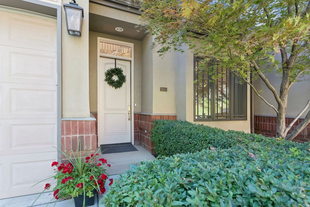 Photo of 281 N ALMOND ST W, Salt Lake City, UT 84103 (MLS # 2163231)