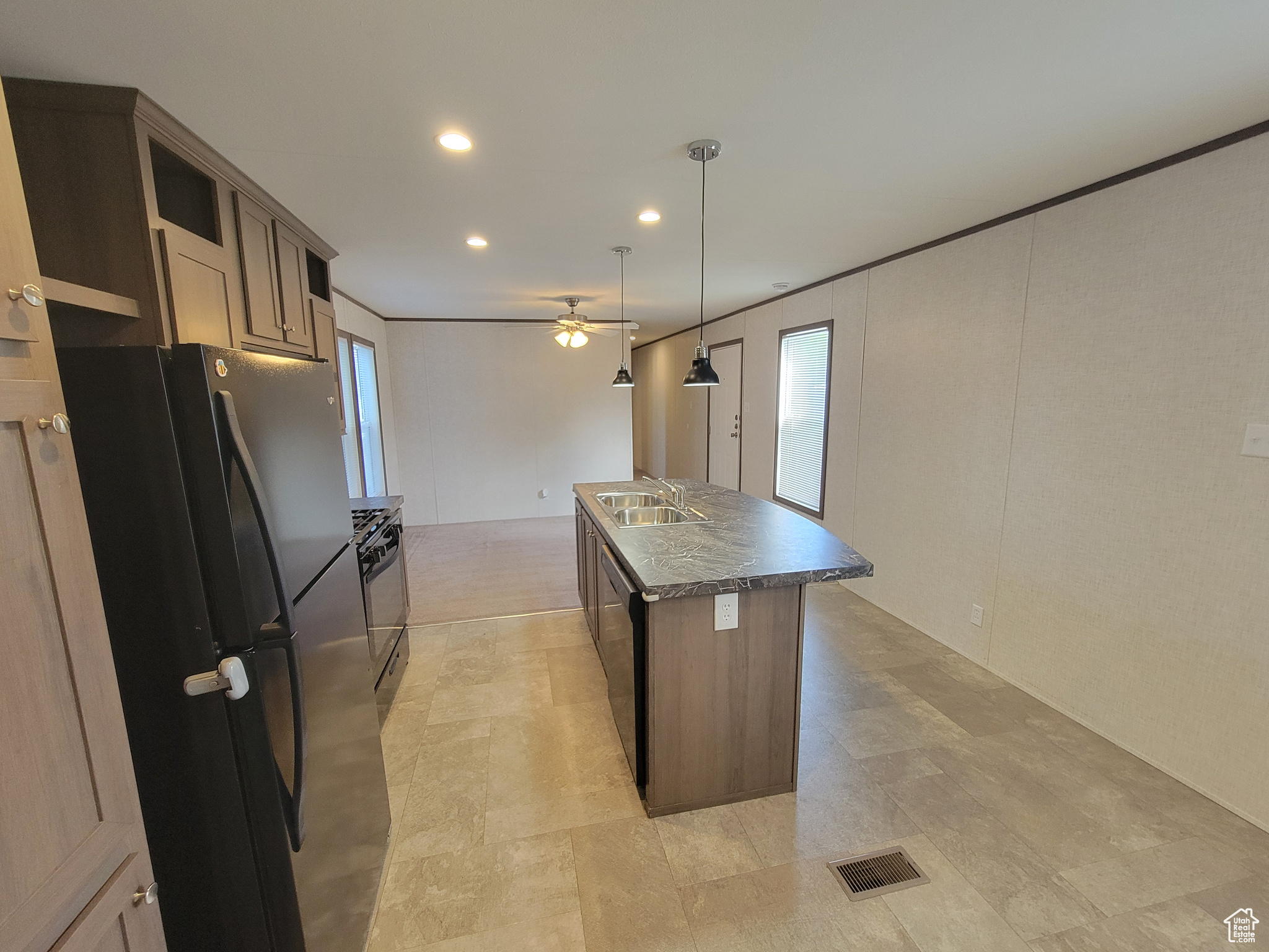 RIVERDALE - Residential