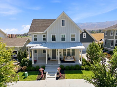 Photo of 193 W FOUNDERS BLVD, Saratoga Springs, UT 84045 (MLS # 2176499)