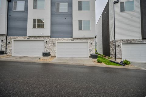 Tiny photo for 3078 N BEND LN E, Layton, UT 84040 (MLS # 2120895)