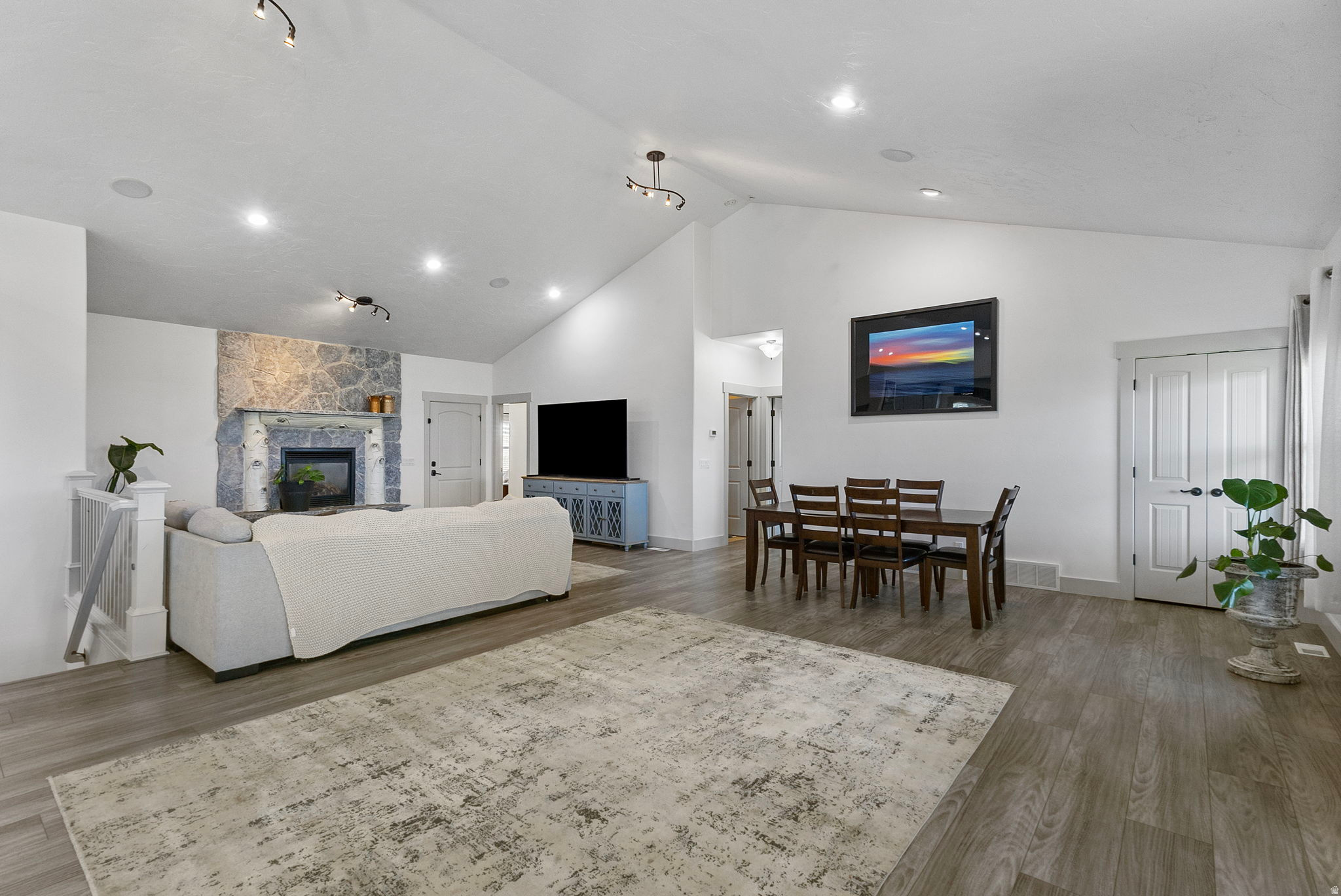 BROAD LAND PROPERTIES WEST MOUNTAIN RANCHES - Residential