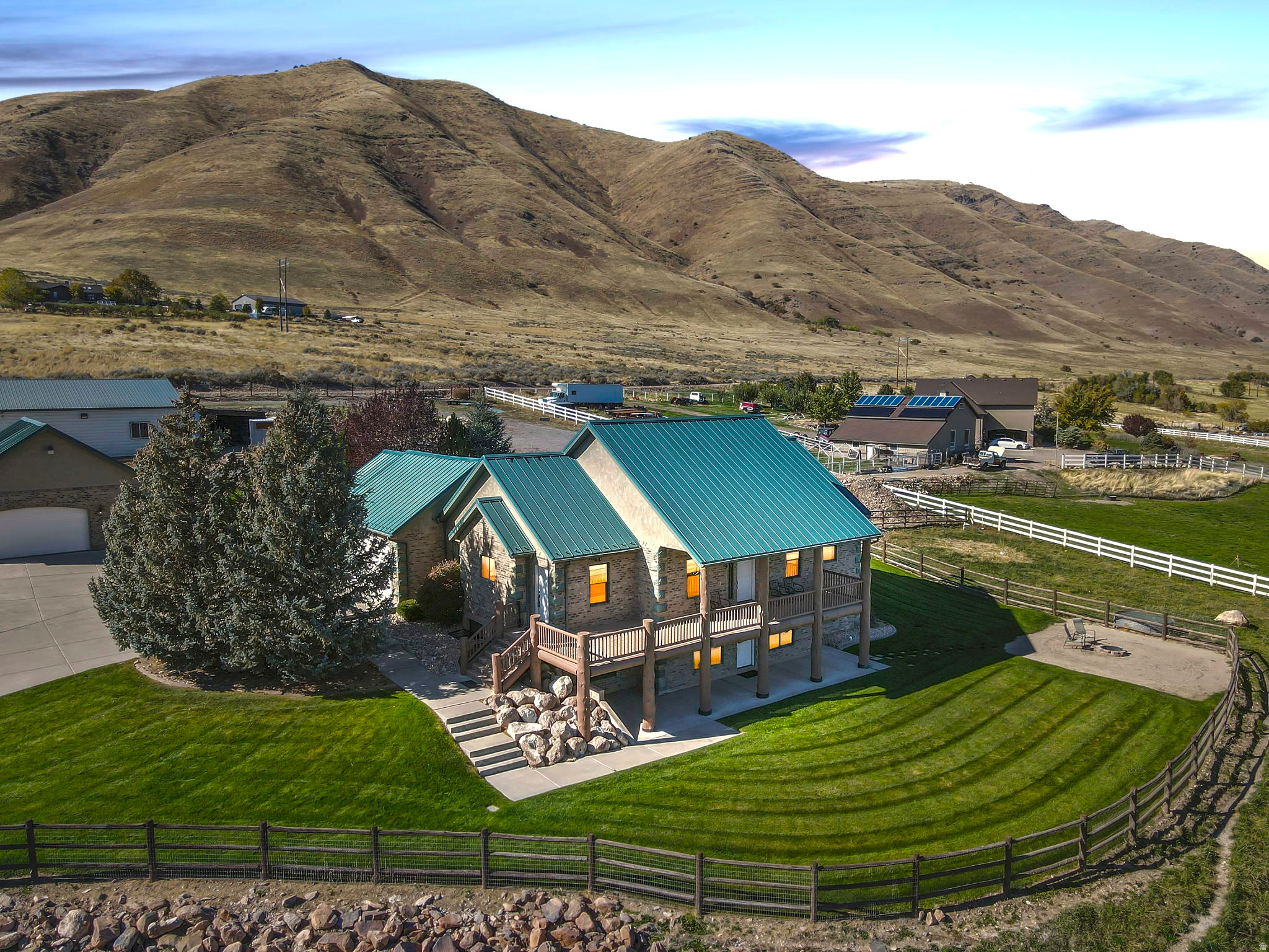 BROAD LAND PROPERTIES WEST MOUNTAIN RANCHES - Residential