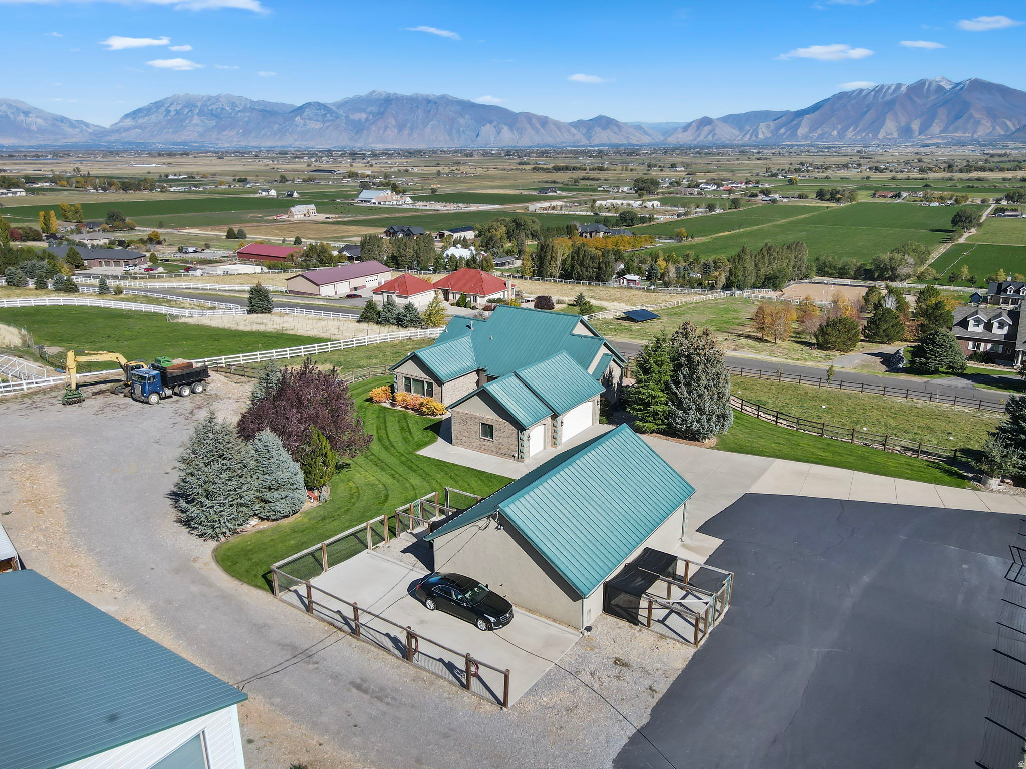 BROAD LAND PROPERTIES WEST MOUNTAIN RANCHES - Residential