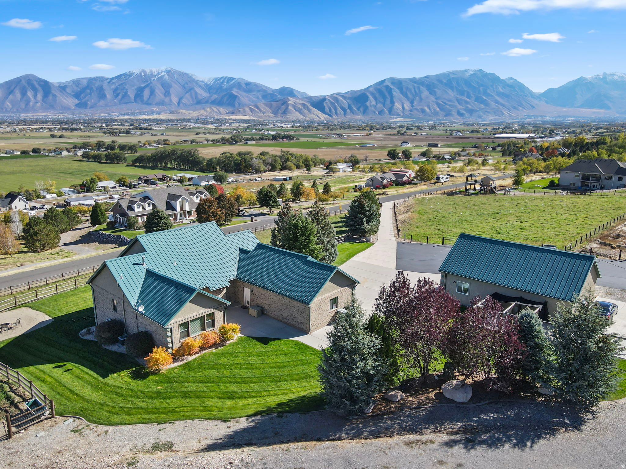 BROAD LAND PROPERTIES WEST MOUNTAIN RANCHES - Residential