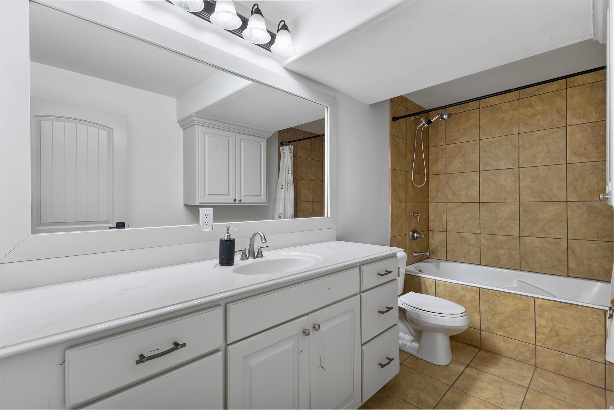 BROAD LAND PROPERTIES WEST MOUNTAIN RANCHES - Residential