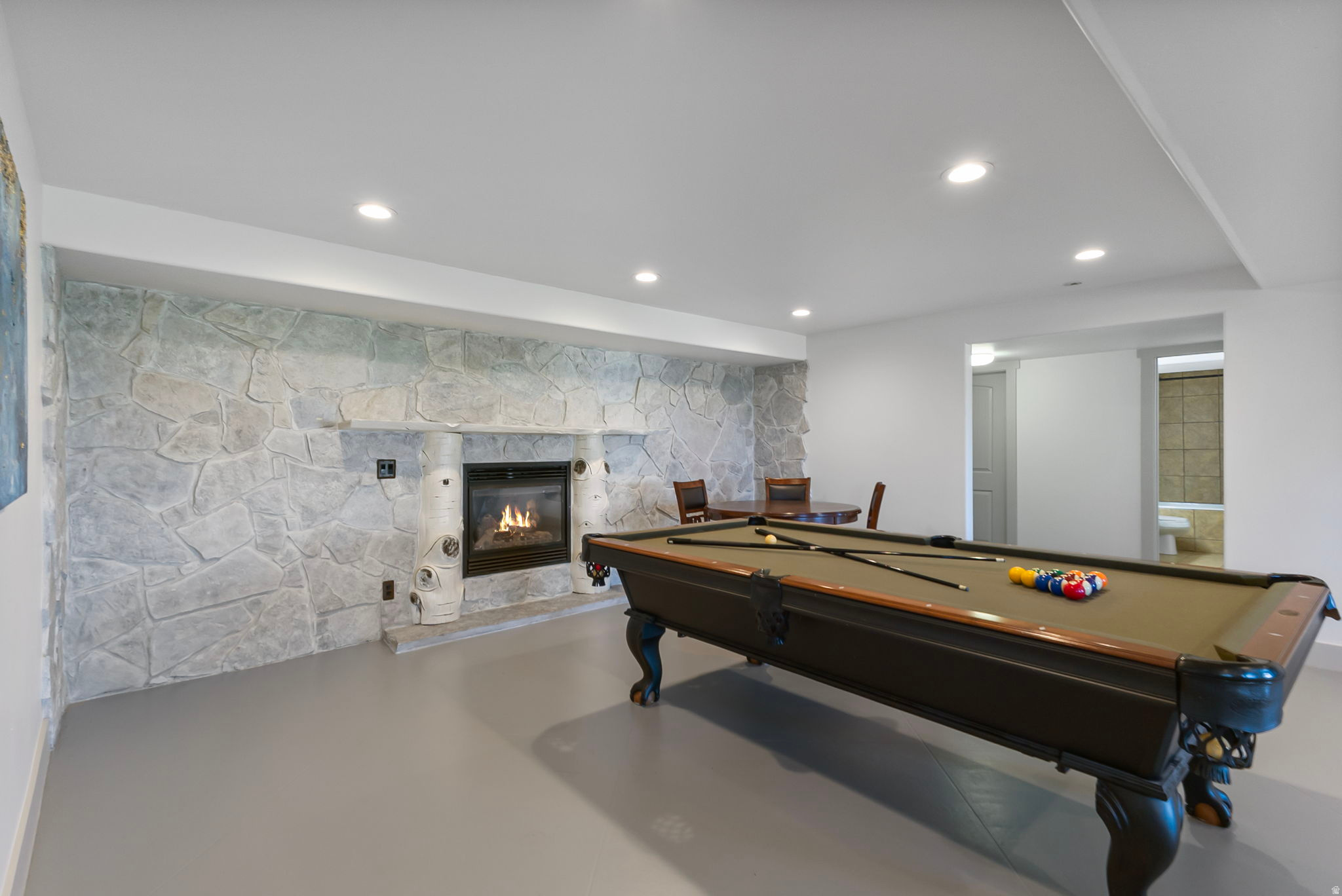 BROAD LAND PROPERTIES WEST MOUNTAIN RANCHES - Residential