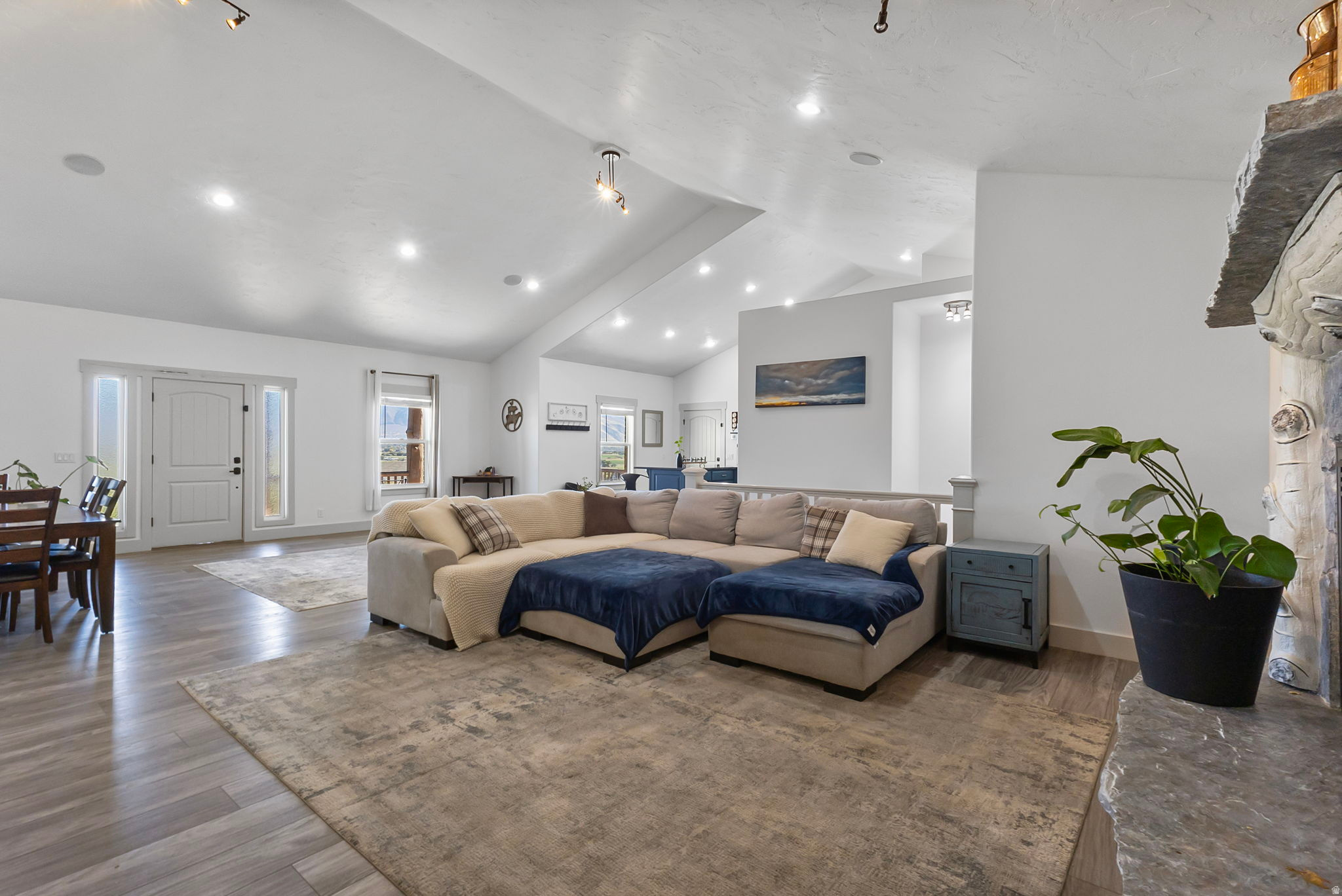 BROAD LAND PROPERTIES WEST MOUNTAIN RANCHES - Residential