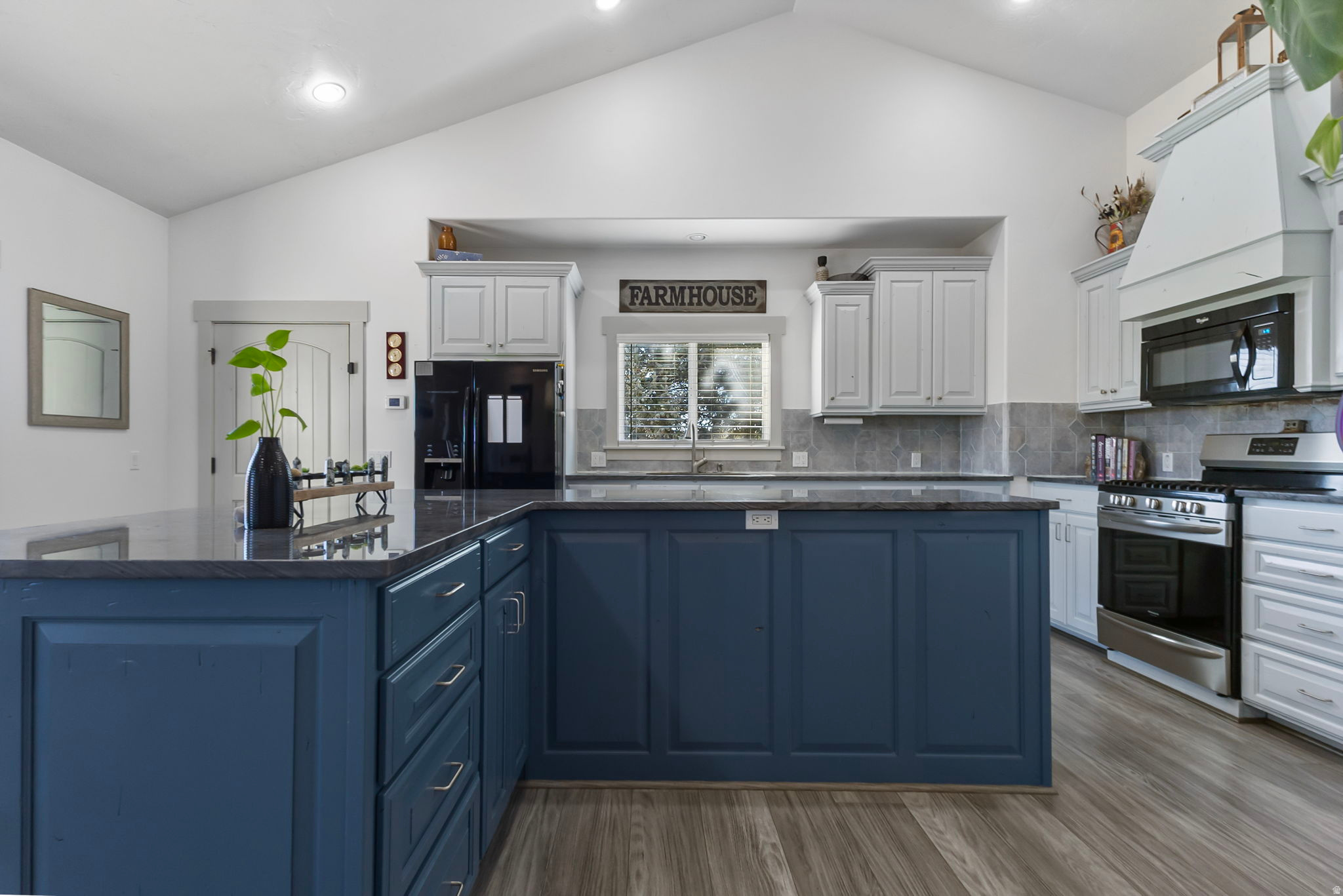 BROAD LAND PROPERTIES WEST MOUNTAIN RANCHES - Residential