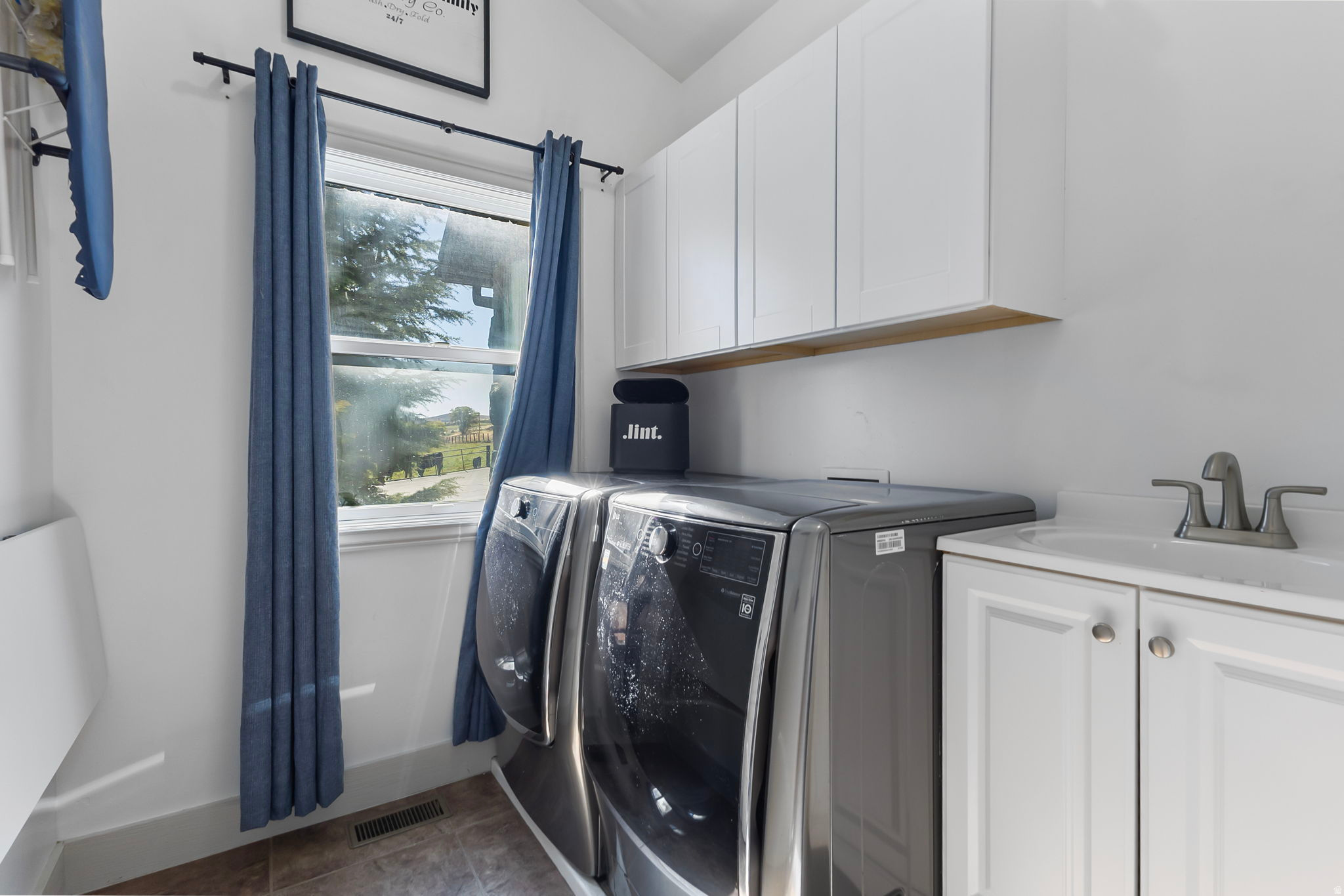 BROAD LAND PROPERTIES WEST MOUNTAIN RANCHES - Residential