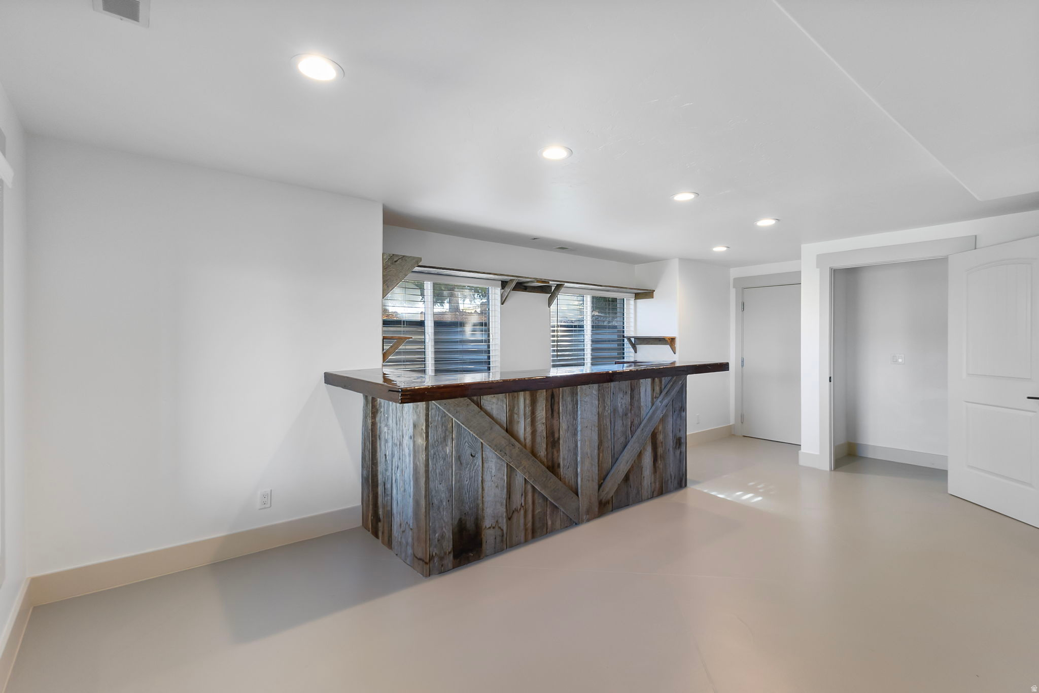 BROAD LAND PROPERTIES WEST MOUNTAIN RANCHES - Residential