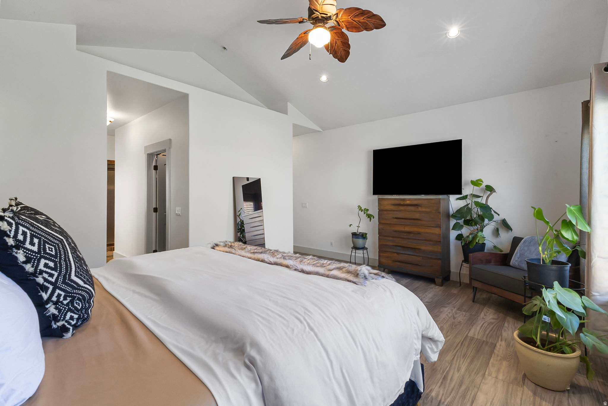 BROAD LAND PROPERTIES WEST MOUNTAIN RANCHES - Residential