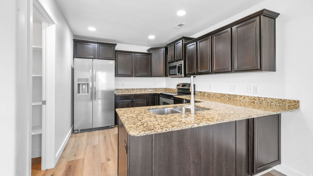 Photo of 825 S PHEASANT RUN Dr, Orem, UT 84058 (MLS # 2126290)