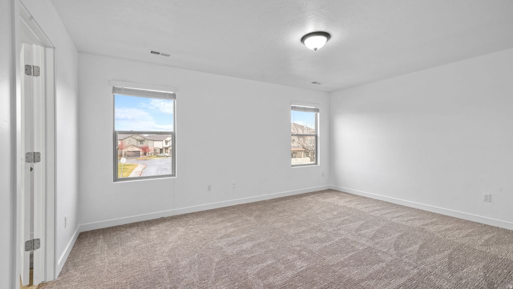 Photo of 825 S PHEASANT RUN Dr, Orem, UT 84058 (MLS # 2126290)
