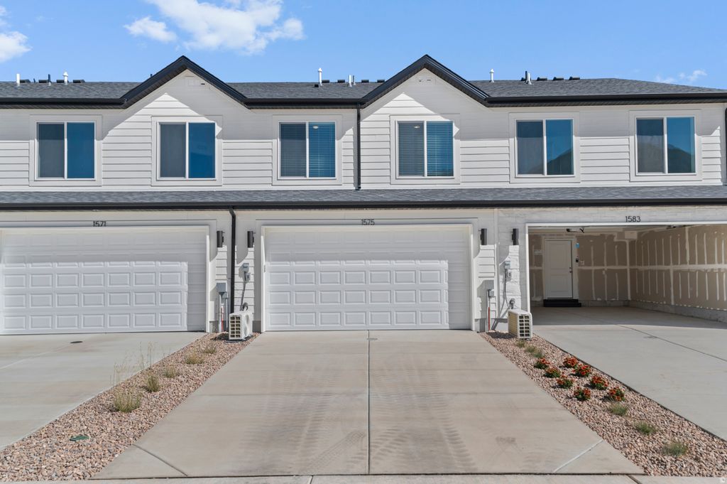 Photo of 1812 E ALBION DR, Salem, UT 84653 (MLS # 2131554)