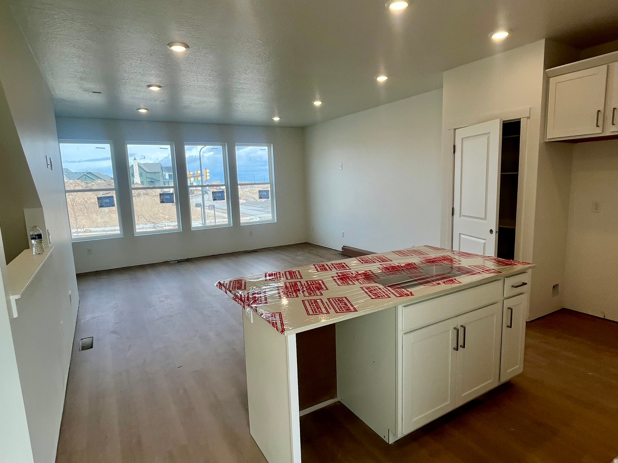 DAYBREAK - Residential