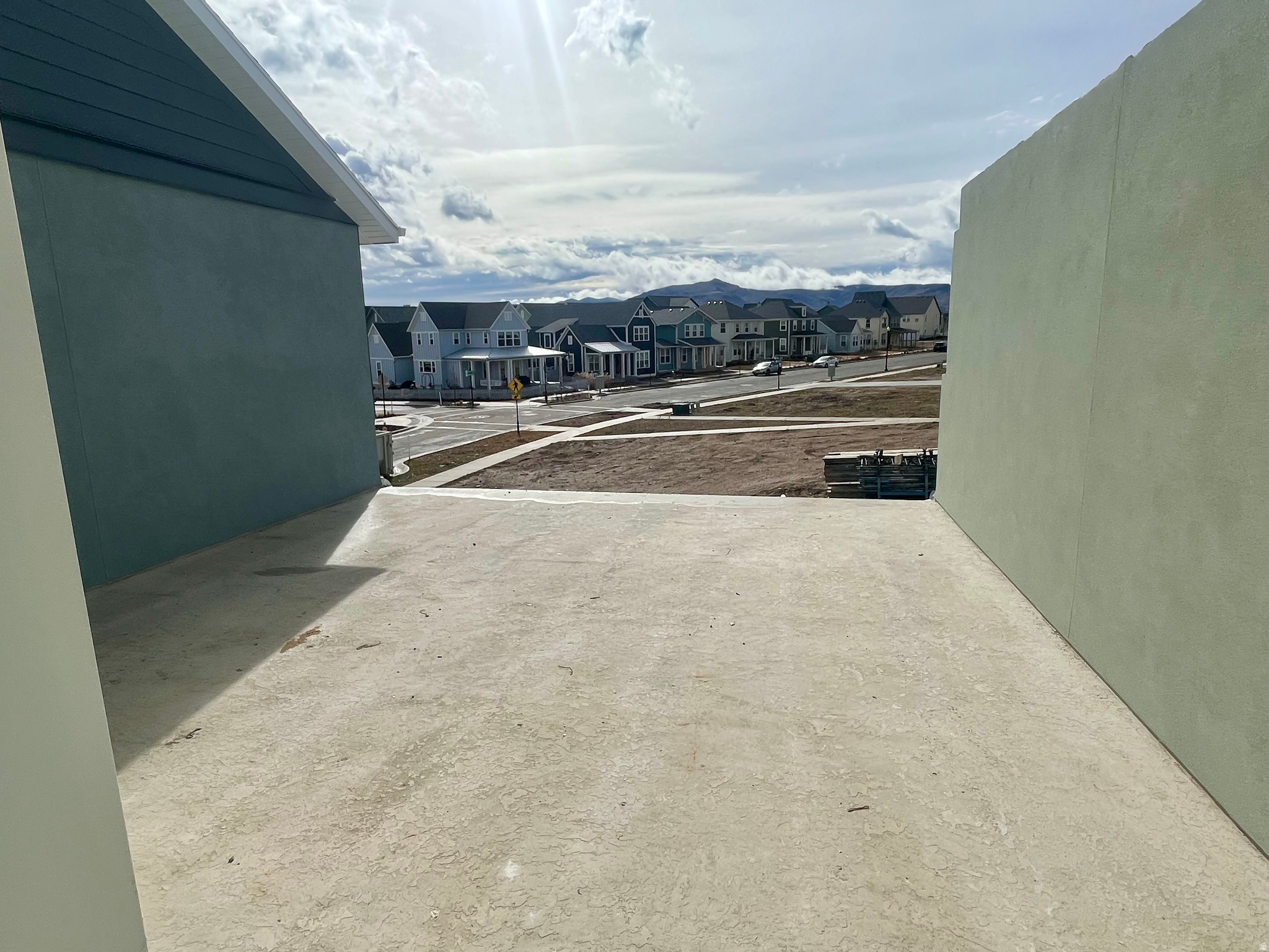 DAYBREAK - Residential