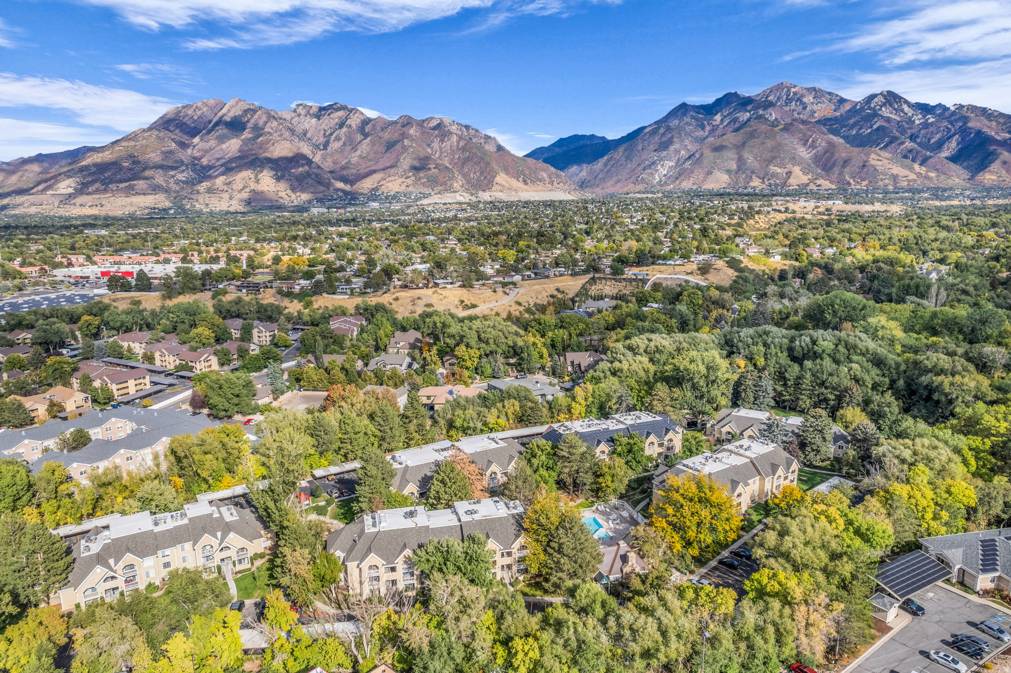 WATERSIDE CONDOMINIU - Residential