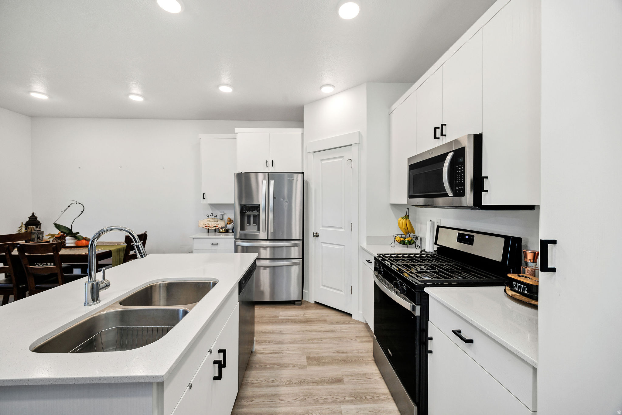 WOODMORE POINTE PHAS - Residential