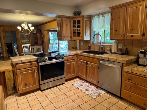 Tiny photo for 1180 E MAPLE ST. S, Mapleton, UT 84664 (MLS # 2152539)