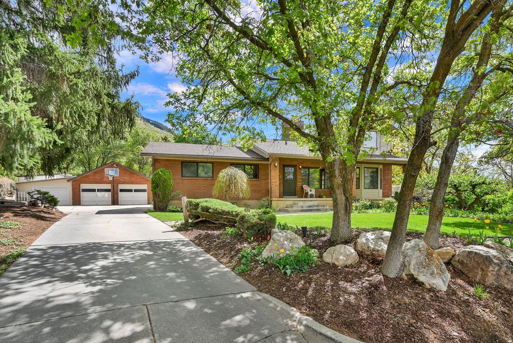 Photo of 1333 E 2550 N, North Ogden, UT 84414 (MLS # 2150822)