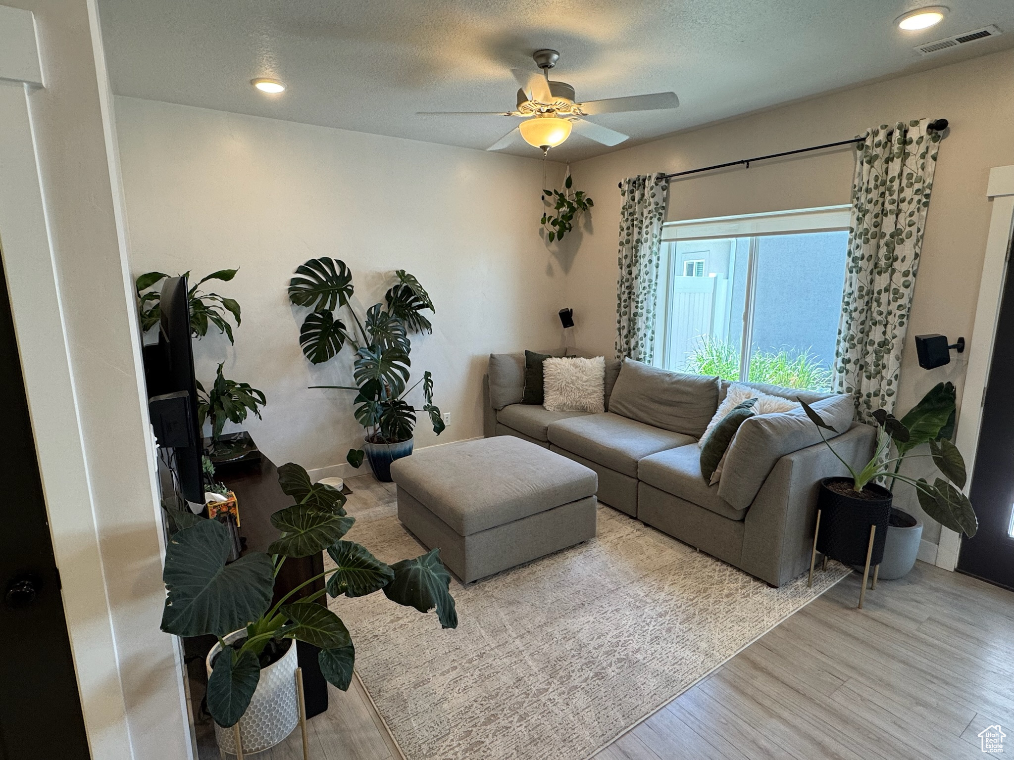 KNUDSON CROSSING - Residential