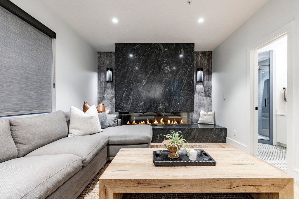 Photo of 487 ONTARIO AVE, Park City, UT 84060 (MLS # 2167811)