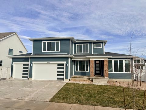 Photo of 2982 KINGBIRD DR #620, Eagle Mountain, UT 84005 (MLS # 2123439)