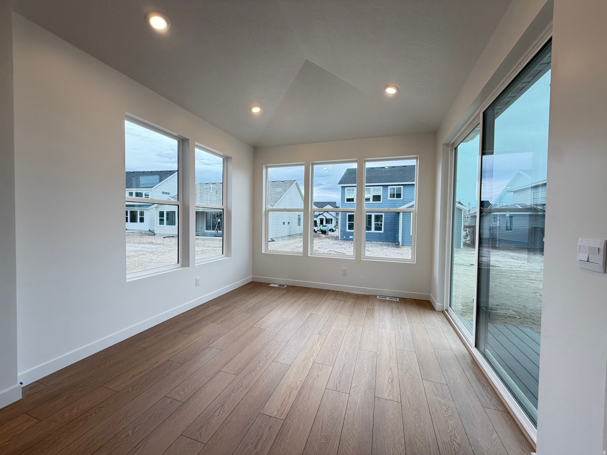 FIREFLY - Residential