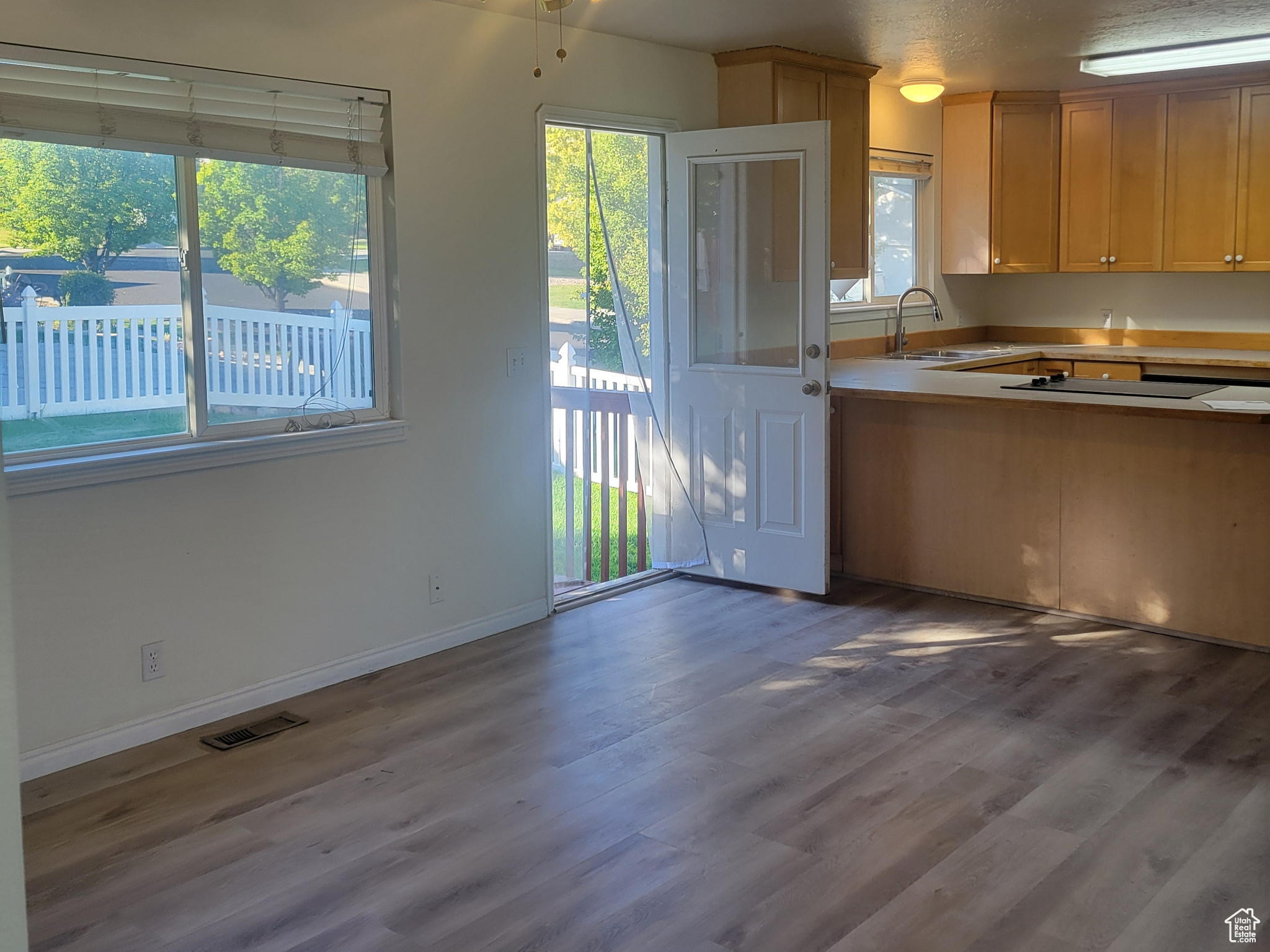 VINE STREET VILLAS - Residential