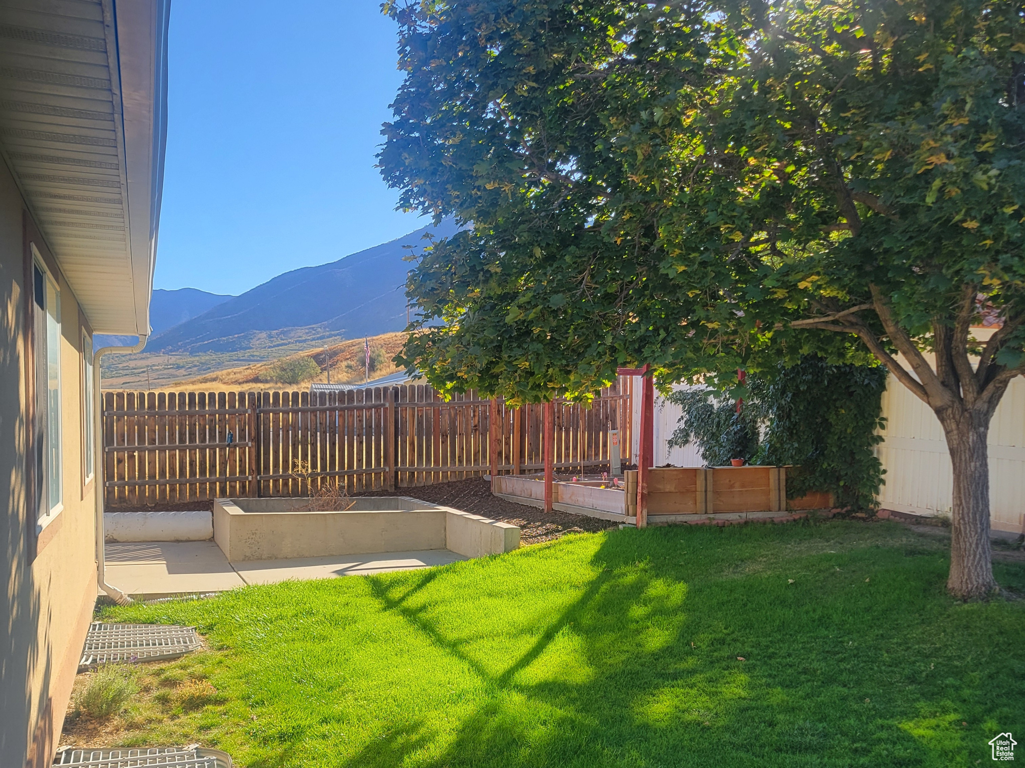 VINE STREET VILLAS - Residential