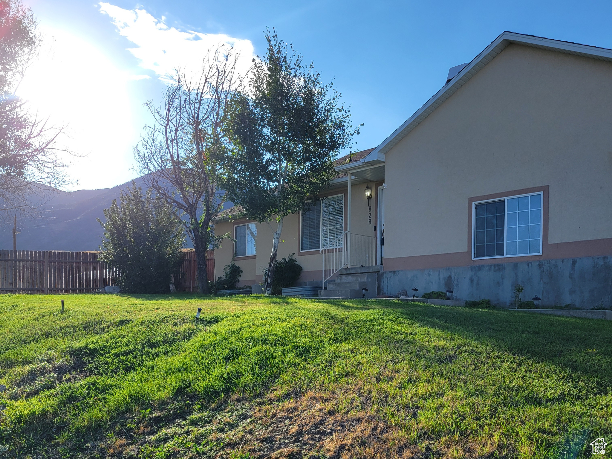 VINE STREET VILLAS - Residential