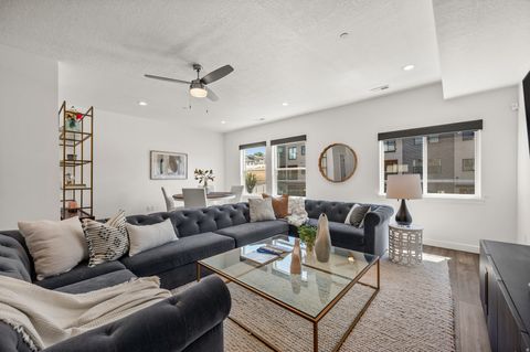 Townhouse For Sale - 12241 S 900 #7<br/> Draper, UT 84020