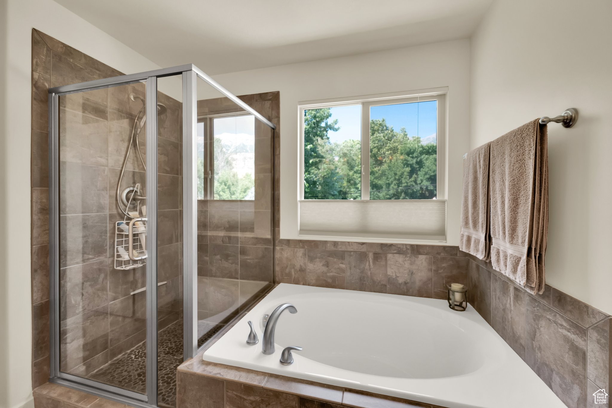 ORCHARD GROVE - Residential