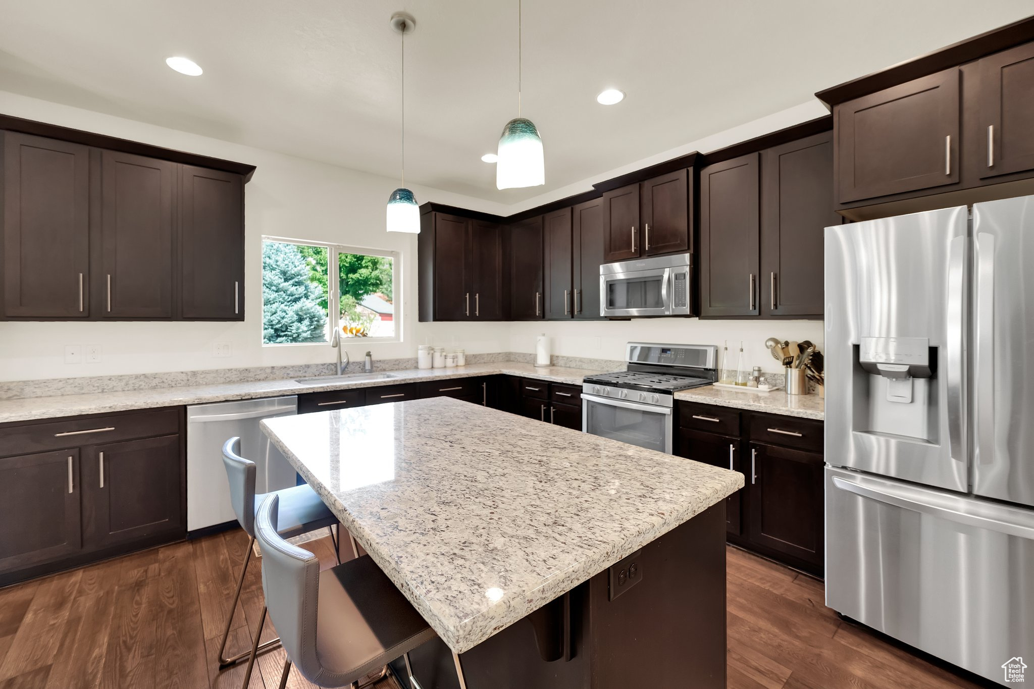 ORCHARD GROVE - Residential