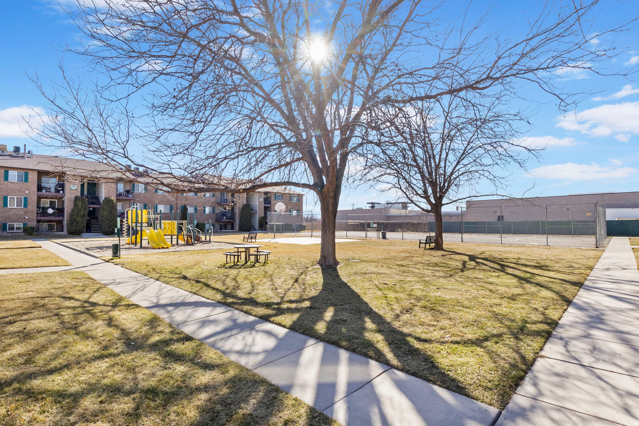 OAK MEADOWS CONDOS - Residential