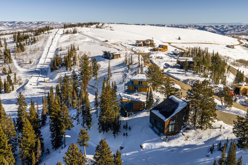 Photo of 7918 E HEARTWOOD DR #14, Eden, UT 84310 (MLS # 2131406)