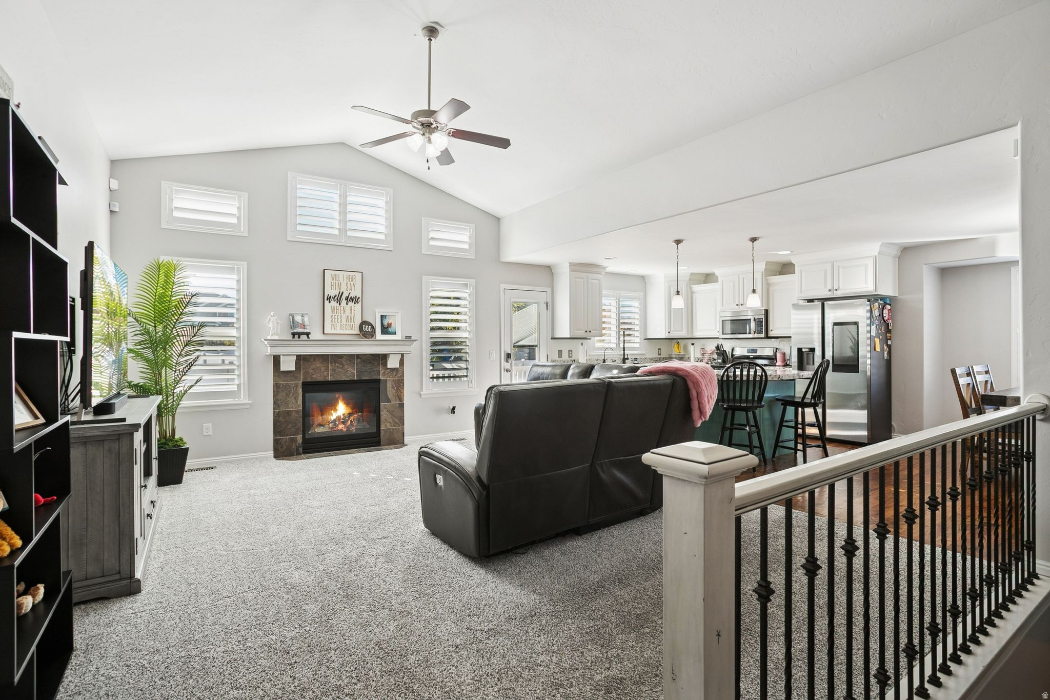 453 W COUNTRY MILL DR S