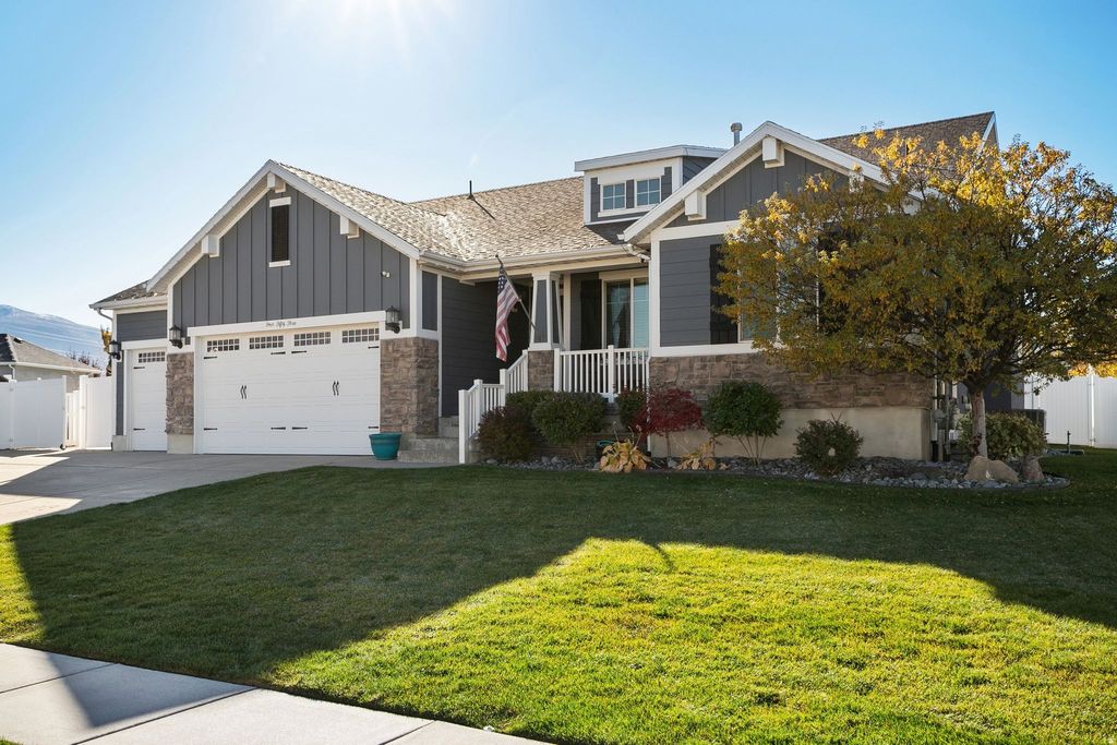 Photo of 453 W COUNTRY MILL DR S, Kaysville, UT 84037 (MLS # 2120169)