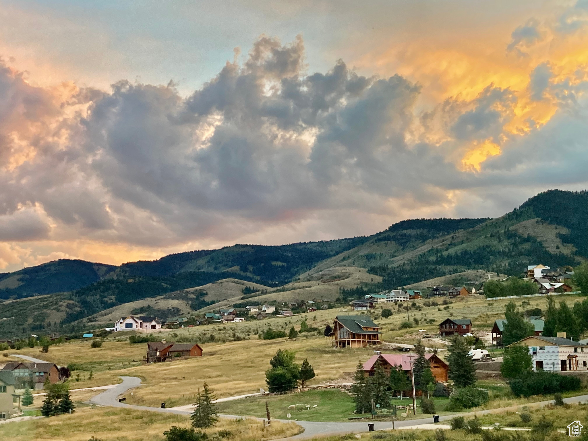 ASPEN CREEK MEADOWS - Residential