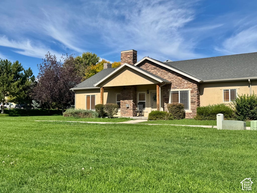 Photo of 422 E 500 S #UNIT E, Vernal, UT 84078 (MLS # 2189665)