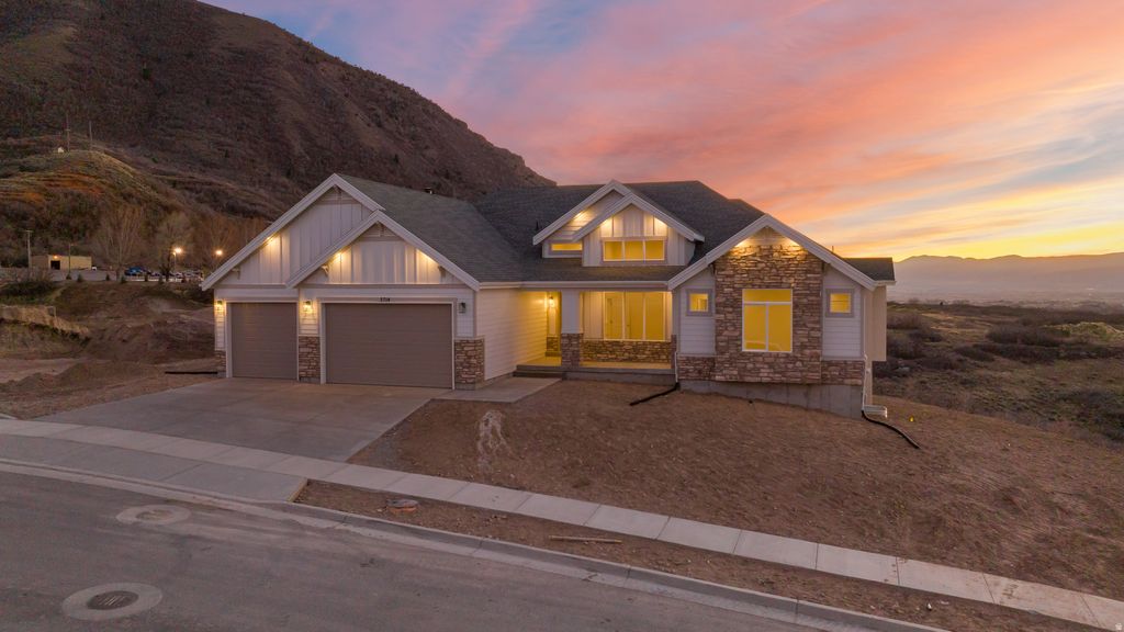 Photo of 2714 S EAGLE DR #ORC04, Spanish Fork, UT 84660 (MLS # 2144187)