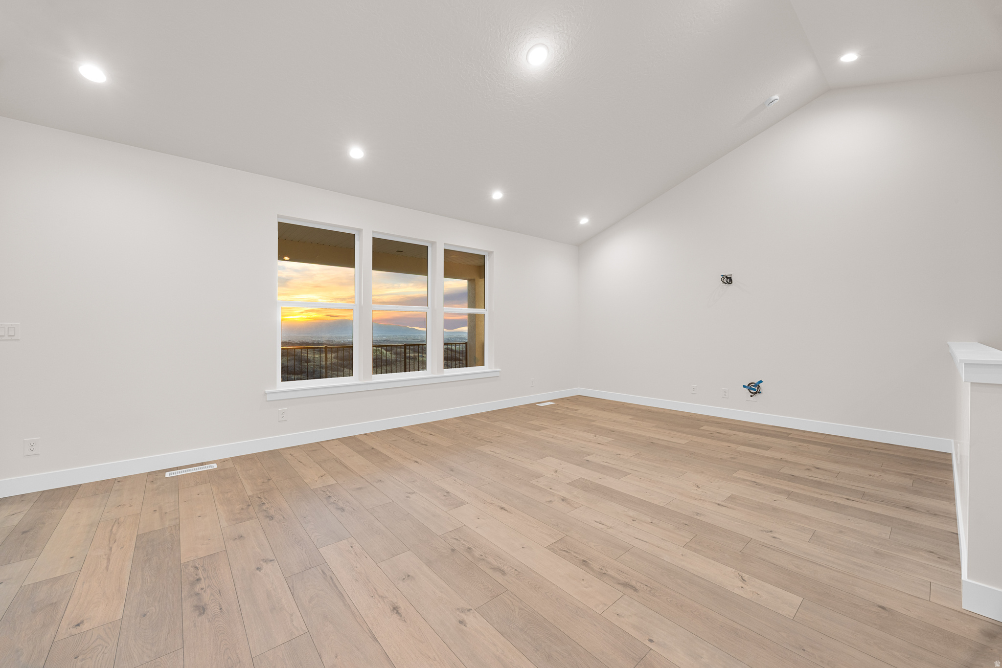 OAKRIDGE COVE - Residential