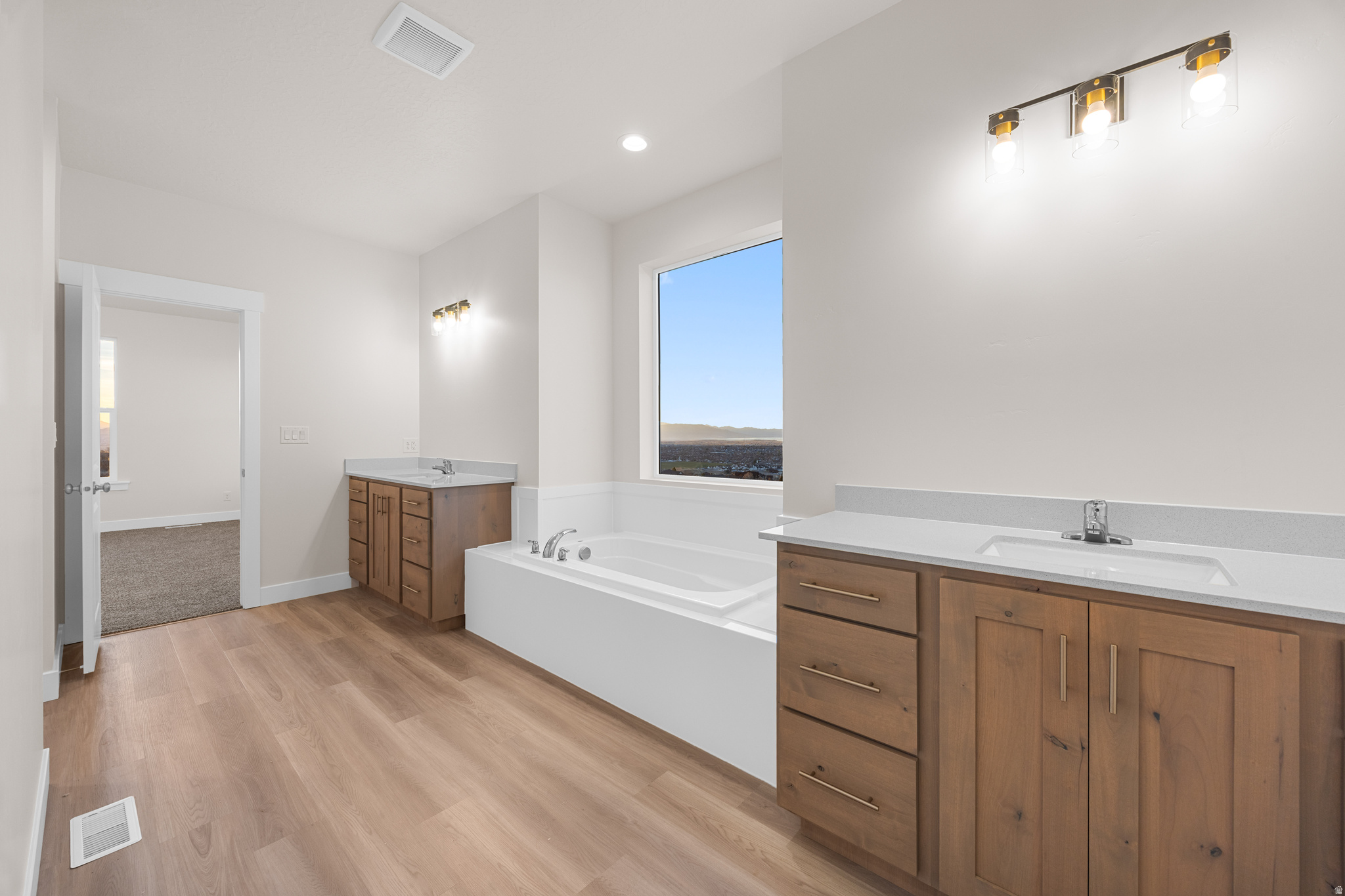 OAKRIDGE COVE - Residential