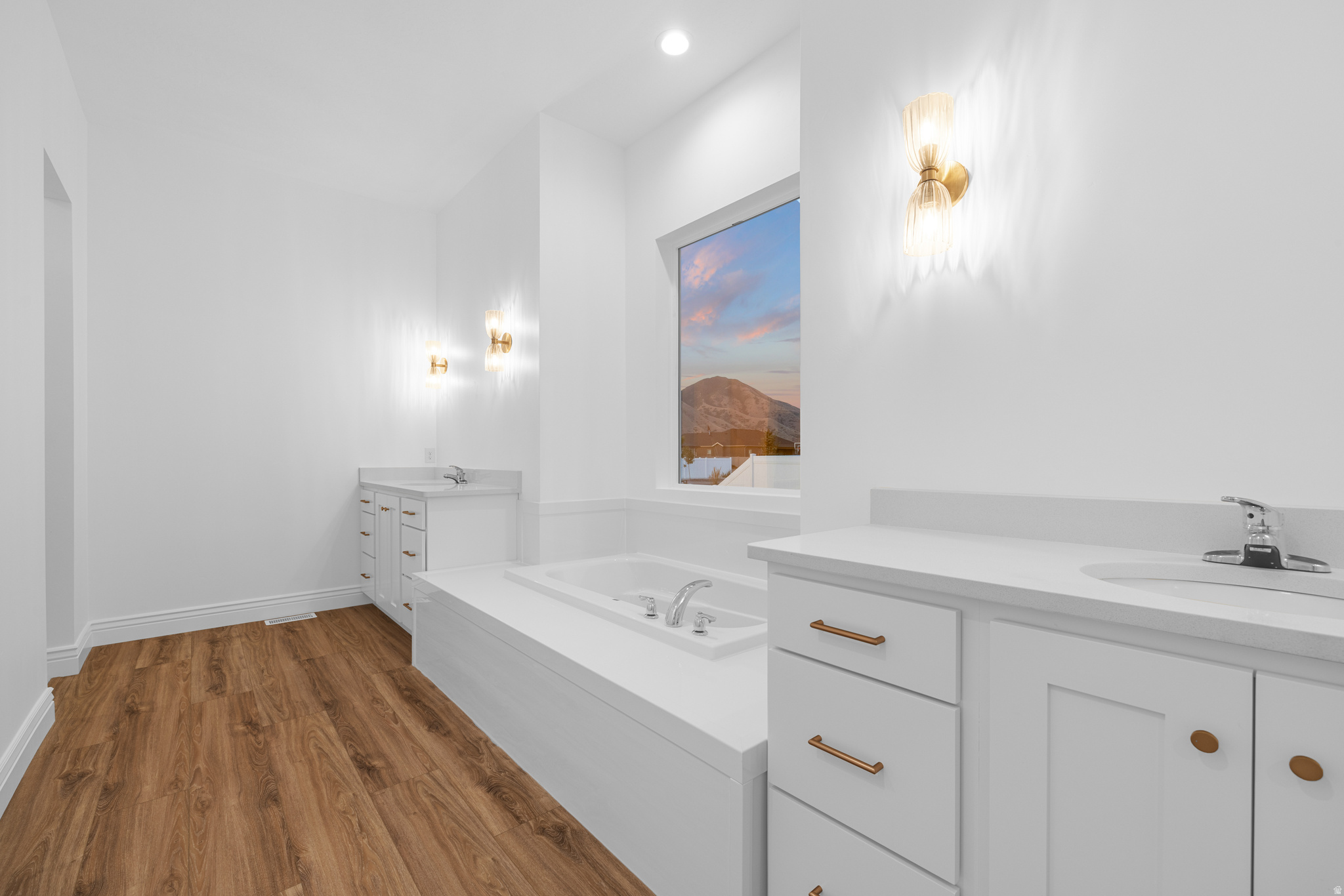 OAKRIDGE COVE - Residential