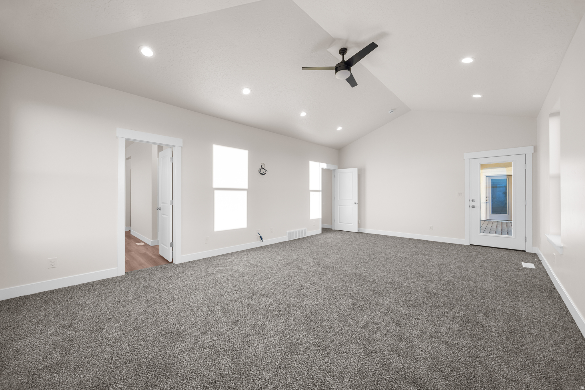 OAKRIDGE COVE - Residential