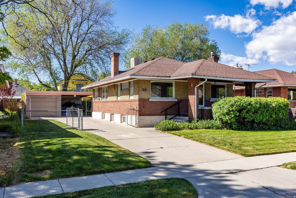 Photo of 616 E BROWNING AVE, Salt Lake City, UT 84105 (MLS # 2154300)